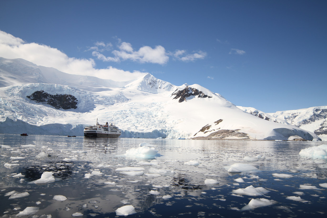 Silversea Cruises - Antarctica Bridge Silversea Cruises - Antarctica Bridge